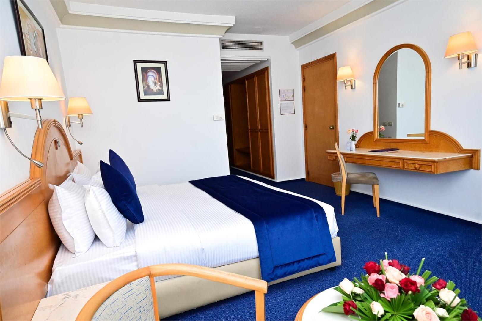 Doppelzimmer mit Gartenblick